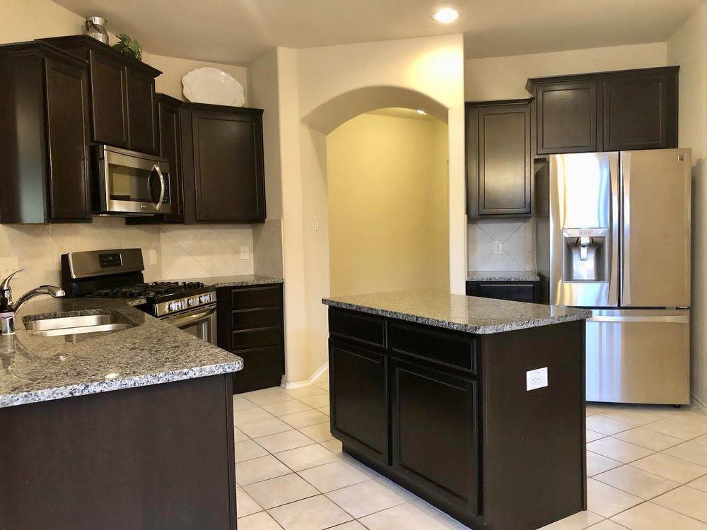 1005 Lake Woodland Drive - Photo 3 of 32