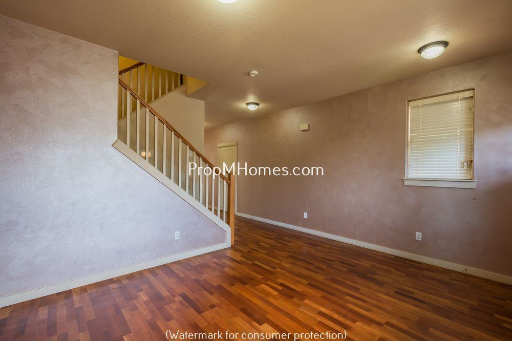 685 Nw 176th Court - Photo 3 of 30