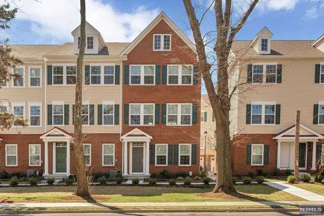 12-10 Plaza Rd - Photo 2 of 25