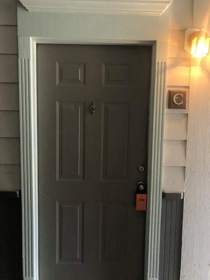 1010 River Haven Circle - Photo 3 of 8
