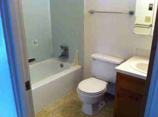 1802 Parklane Ave - Photo 3 of 9