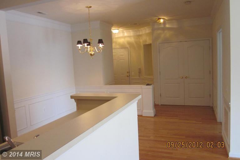 400 Harrison Ct #5 - Photo 3 of 9