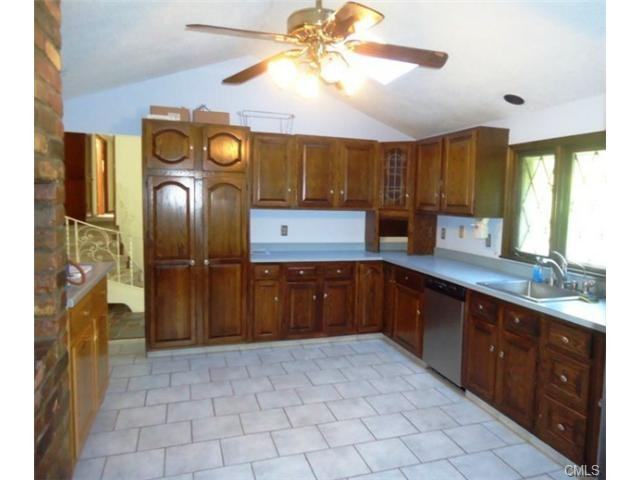 19 Great Oak Ln - Photo 2 of 10