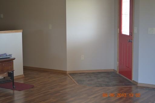 420 Parkwood Dr - Photo 3 of 14