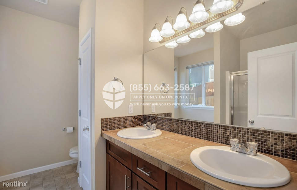 1808 Pierce Ave Ne - Photo 3 of 19