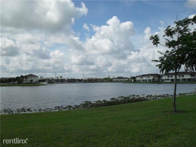 4234 Emerald Vis - Photo 2 of 11