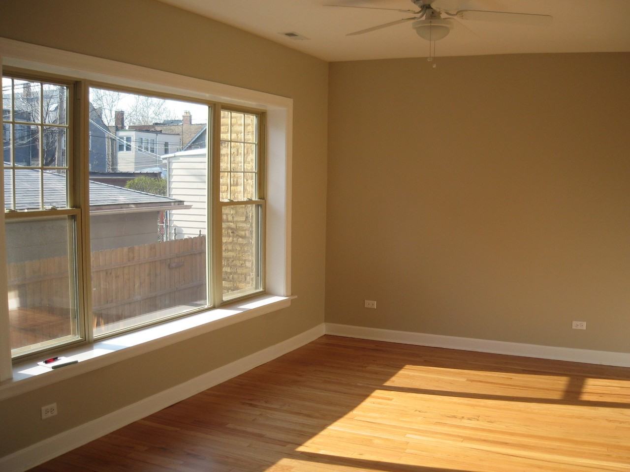 5210 Sawyer - Photo 2 of 6