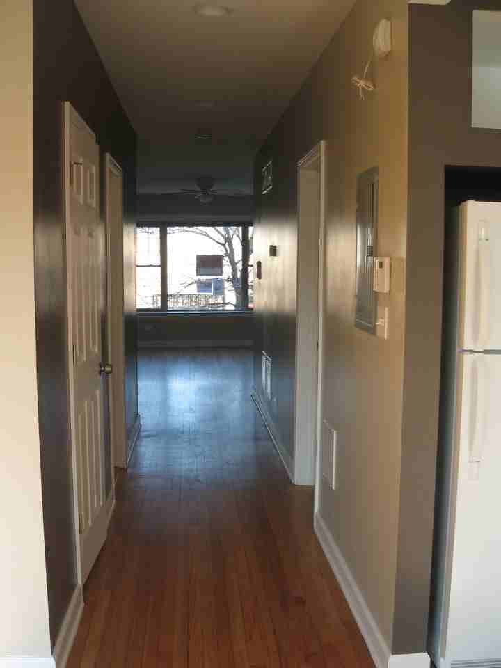 5210 Sawyer - Photo 3 of 6