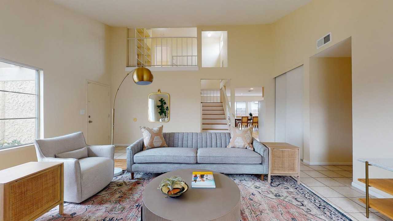 Sunny Mira Mesa home with fenced backyard - Photo 2 of 6