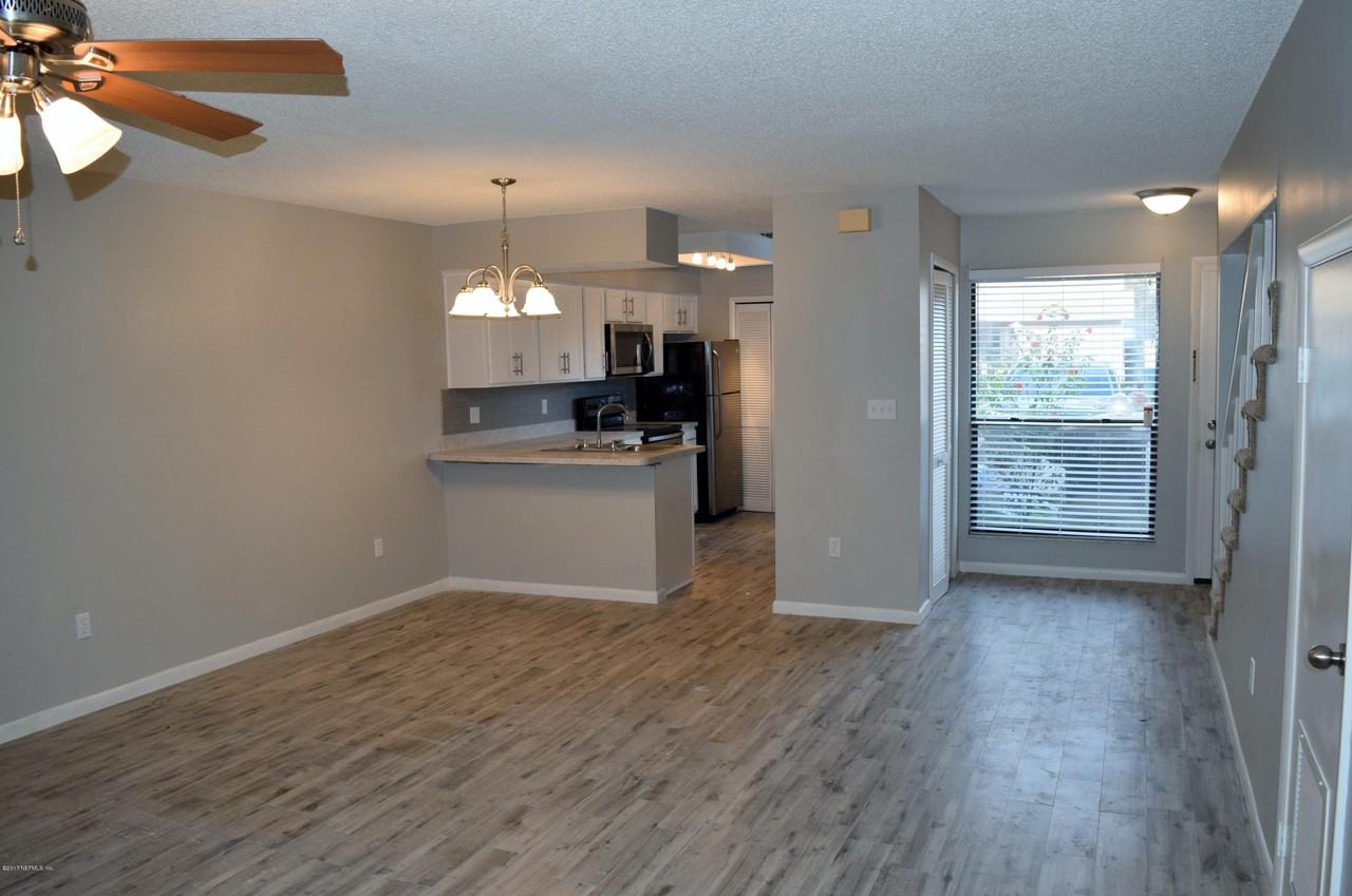 4846 Kingsmeadow Ln - Photo 2 of 15