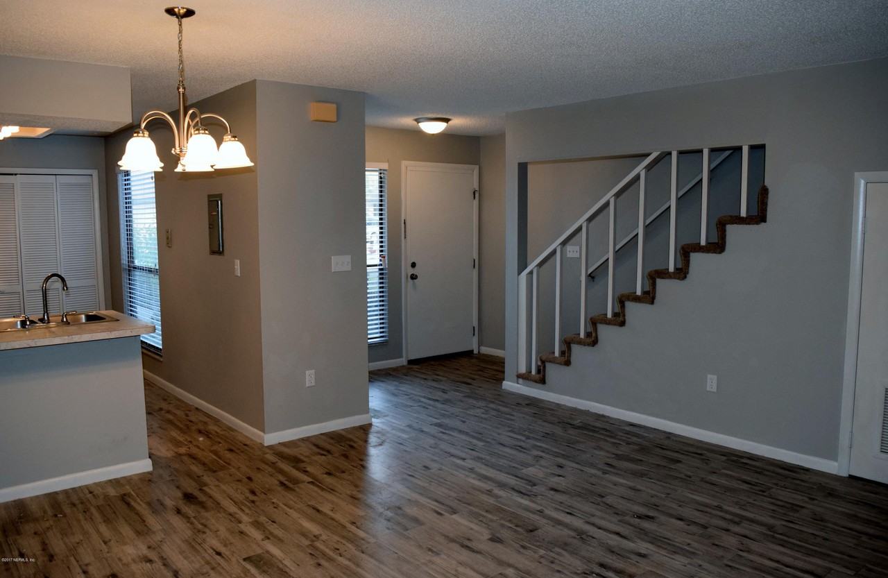 4846 Kingsmeadow Ln - Photo 3 of 15