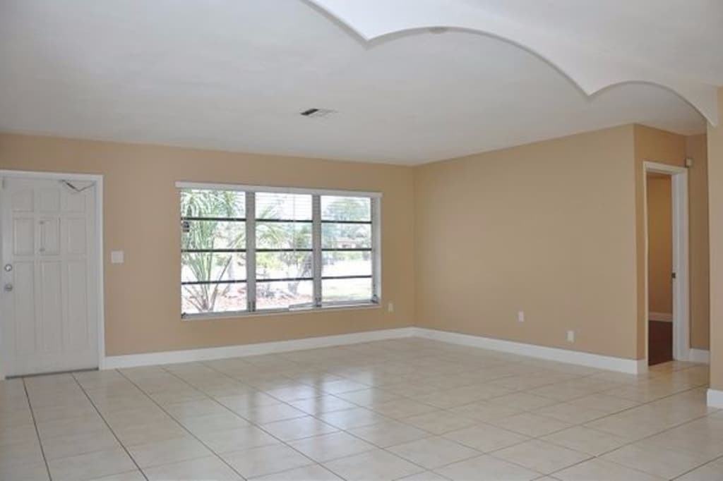 4800 Nw 2nd Pl - Photo 3 of 13