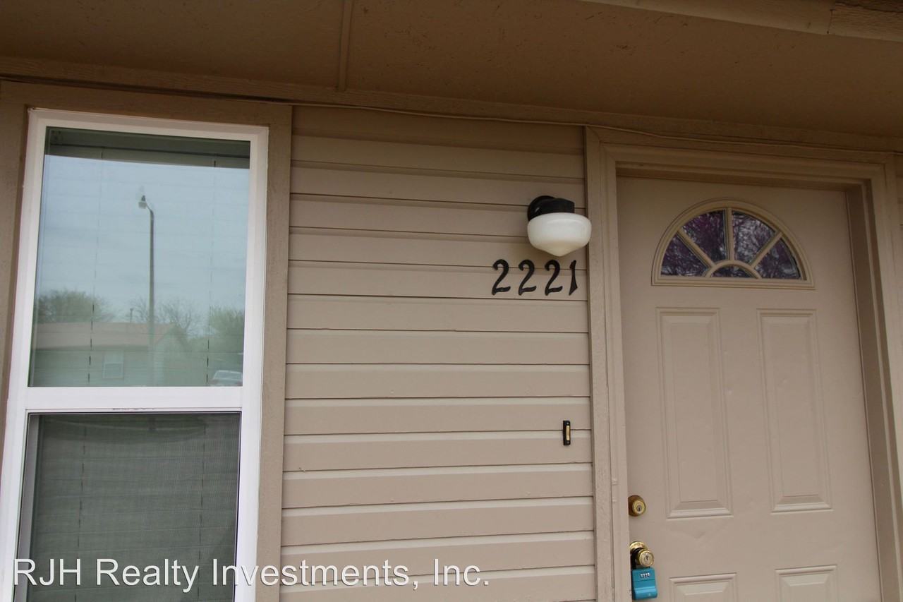 2221 Lafayette - Photo 2 of 18