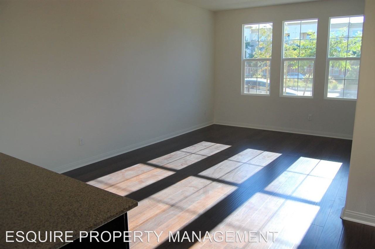 721 Forest Park Blvd - Photo 2 of 11