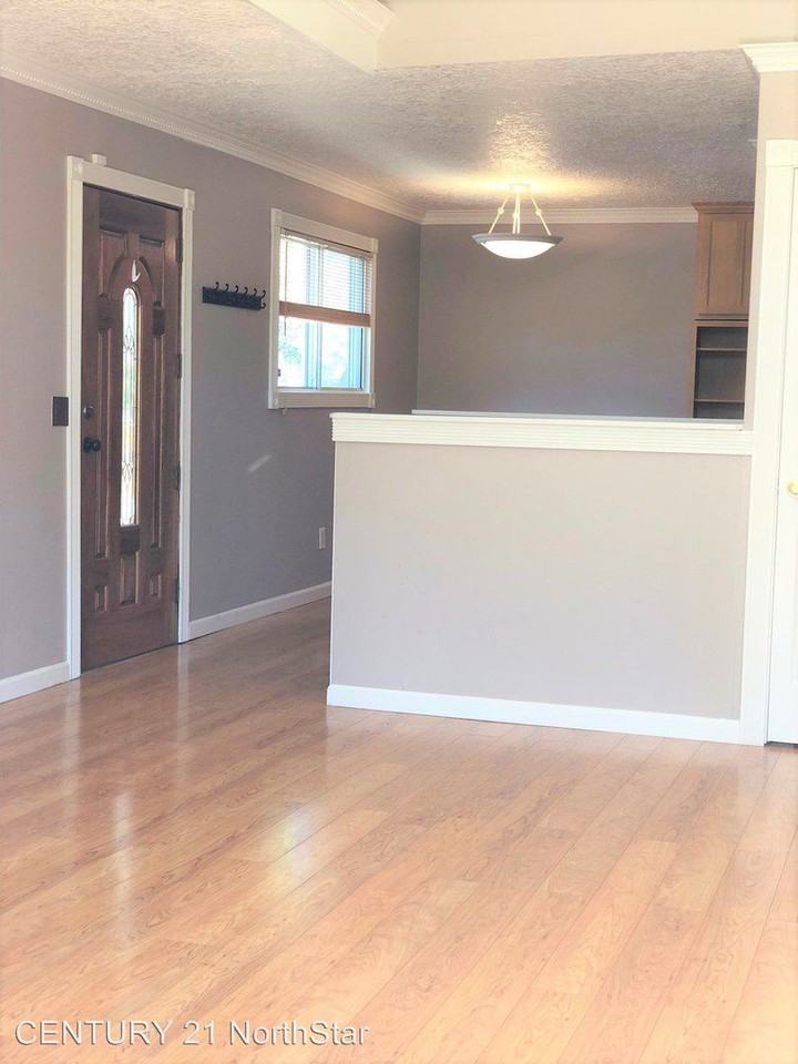 843 Sw Broadway Drive #61 - Photo 2 of 17