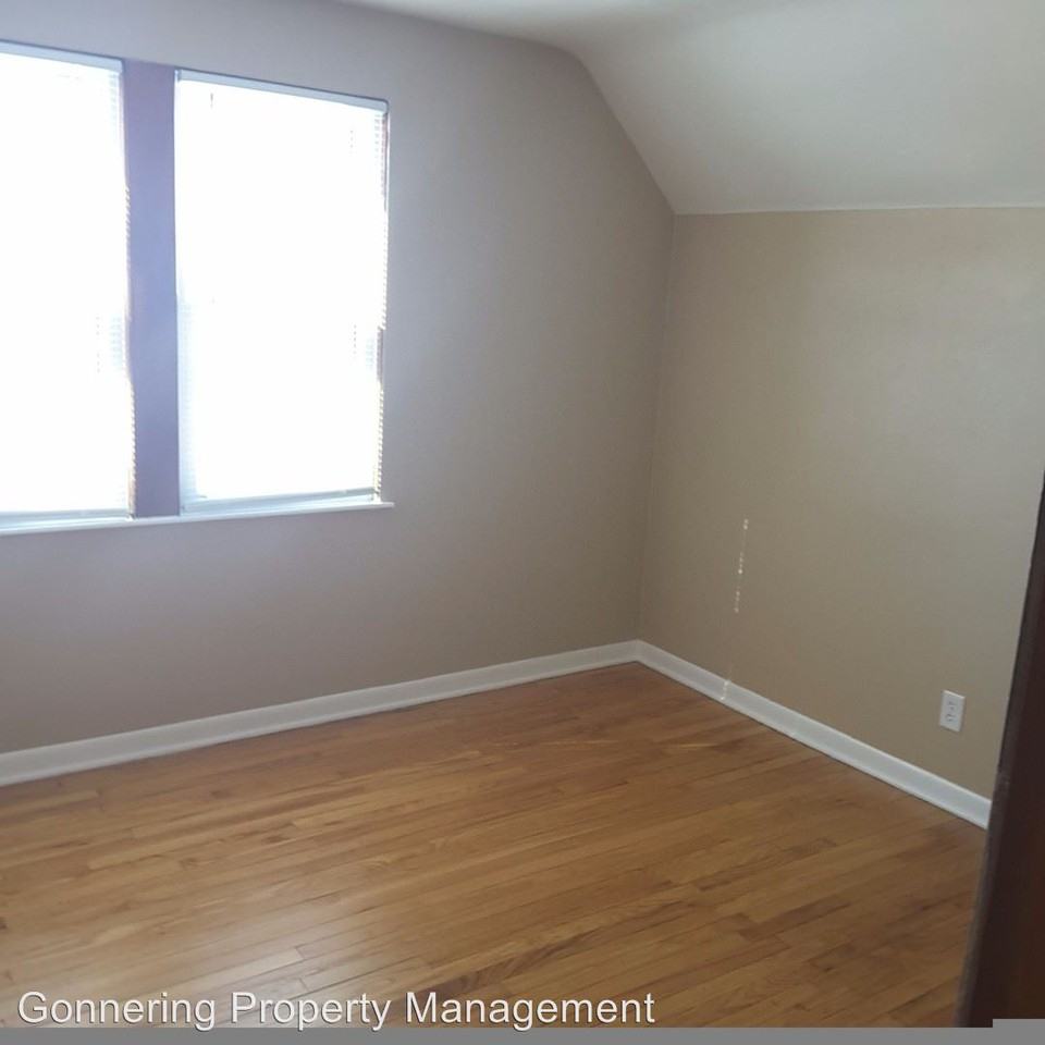 4211 - 60th St - Photo 2 of 12