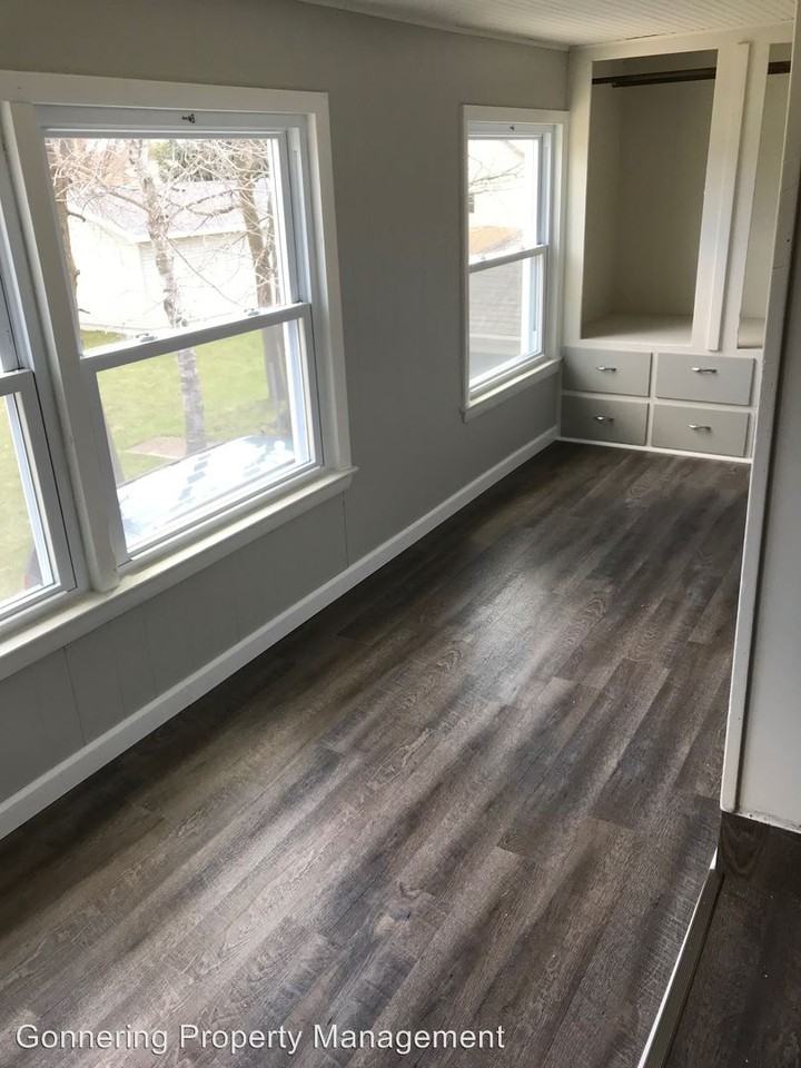 4211 - 60th St - Photo 3 of 12