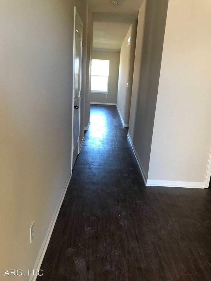 17187 Kill Creek Road - Photo 2 of 12