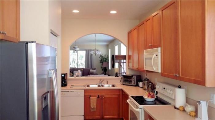 10063 Sw Stonegate Dr - Photo 2 of 2