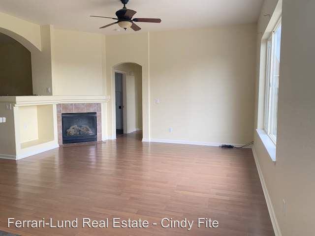 202 Milke Way - Photo 3 of 12