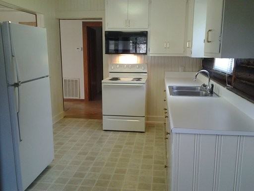 1101 E Joyner St - Photo 3 of 17