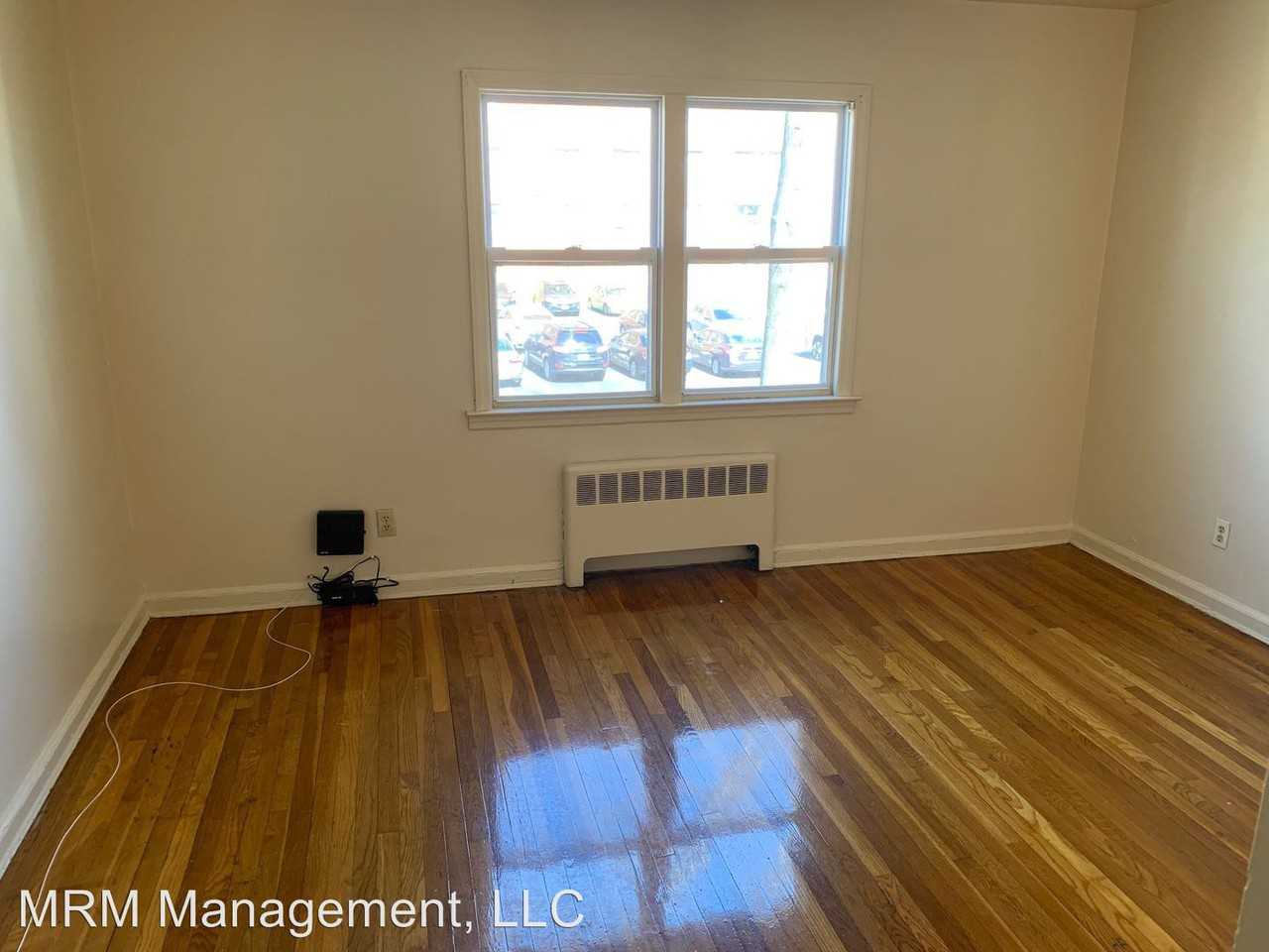 353 SOUTH CENTER STREET - Photo 3 of 8