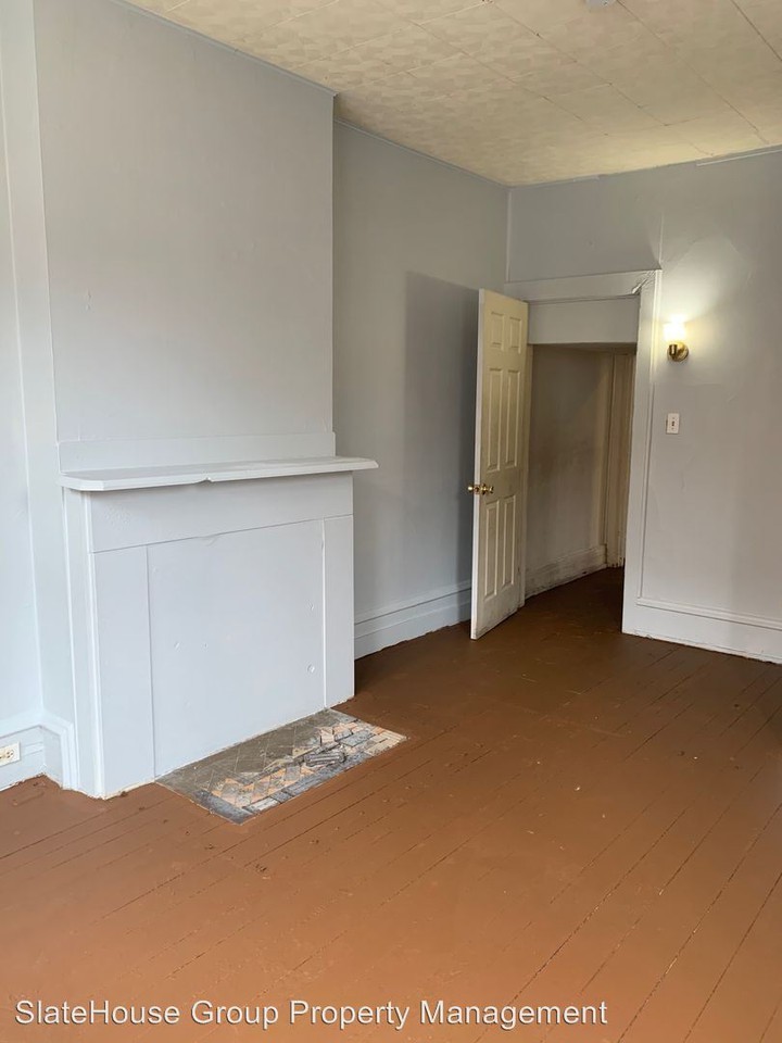 210 Hummel St - Photo 2 of 10