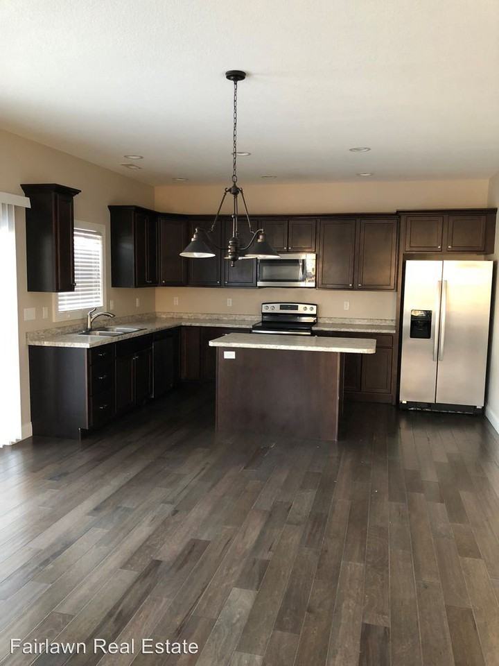 1318 Myrtle Beach Ave - Photo 2 of 22