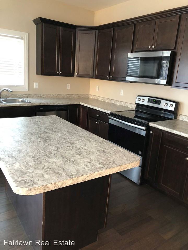 1318 Myrtle Beach Ave - Photo 3 of 22