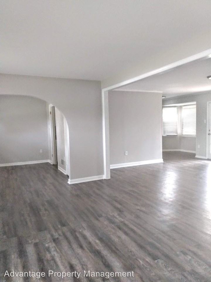 3382 Castleman St. - Photo 2 of 10