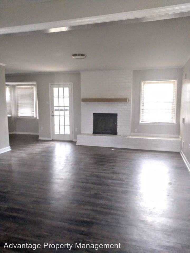 3382 Castleman St. - Photo 3 of 10