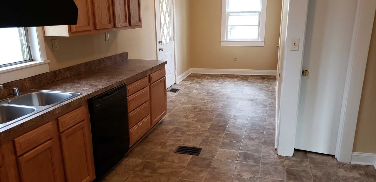 2400 Keswick Blvd. - Photo 3 of 10