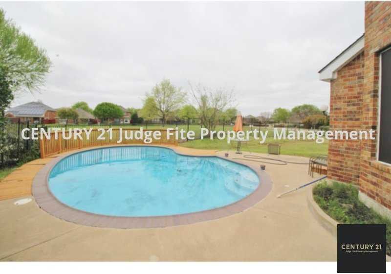 10117 Waterview Parkway - Photo 2 of 7