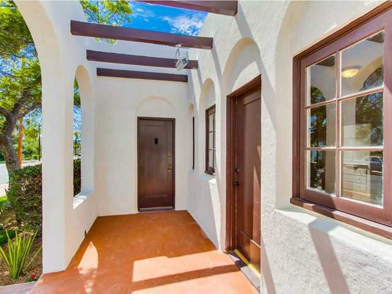 2404 32nd Street - Photo 3 of 20