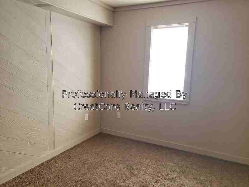 1324 Hillcrest Ave - 7 #7LL - Photo 3 of 7