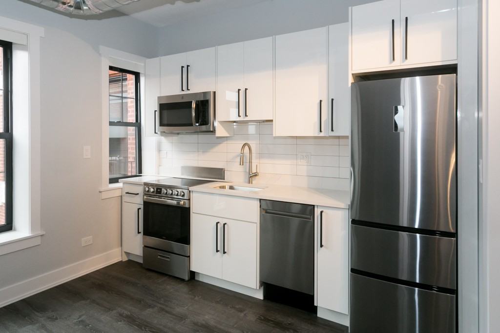 7645 N Sheridan Rd #509 - Photo 2 of 17