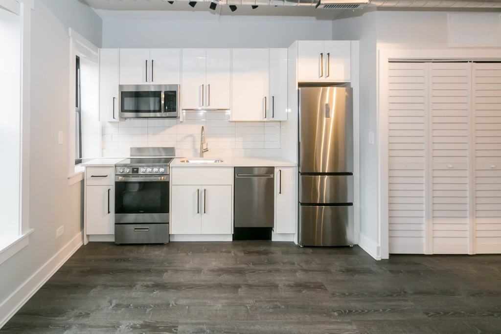 7645 N Sheridan Rd #509 - Photo 3 of 17