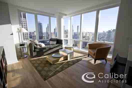 Avenue of the Americas #LM79