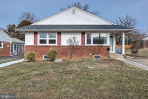 featured image of 2412 Dickinson Avenue