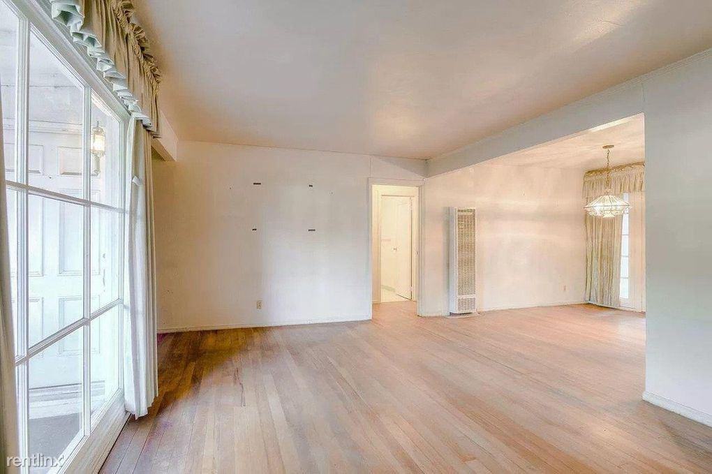 320 Fernando Ave - Photo 2 of 6