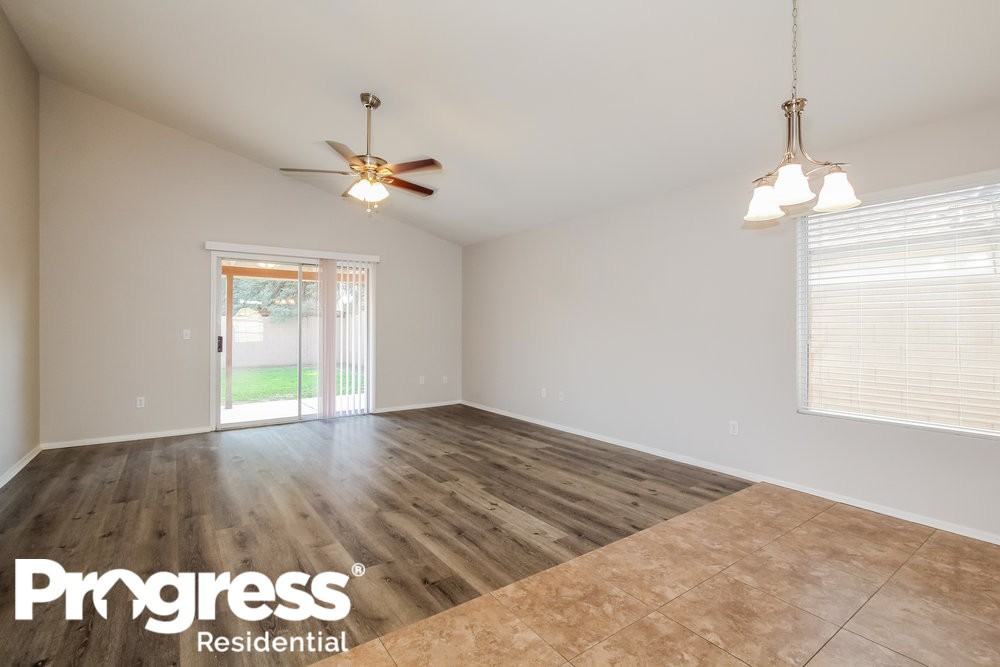 8943 W Windsor Avenue - Photo 2 of 15