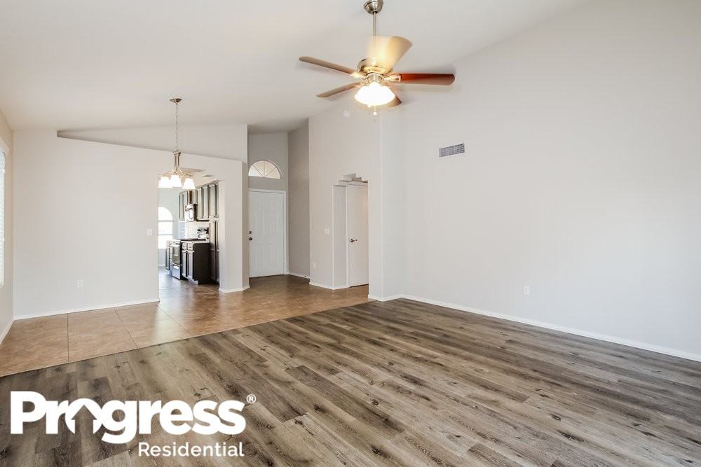8943 W Windsor Avenue - Photo 3 of 15