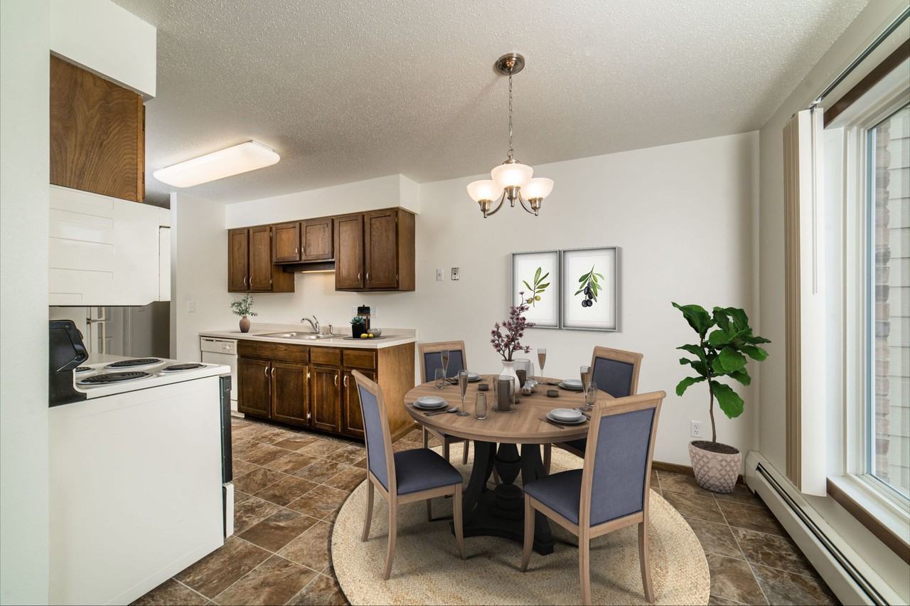 Colonial Village Apartments - Photo 3 of 17