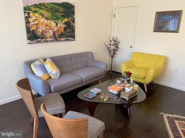 133 Laurel Court - Photo 2 of 6