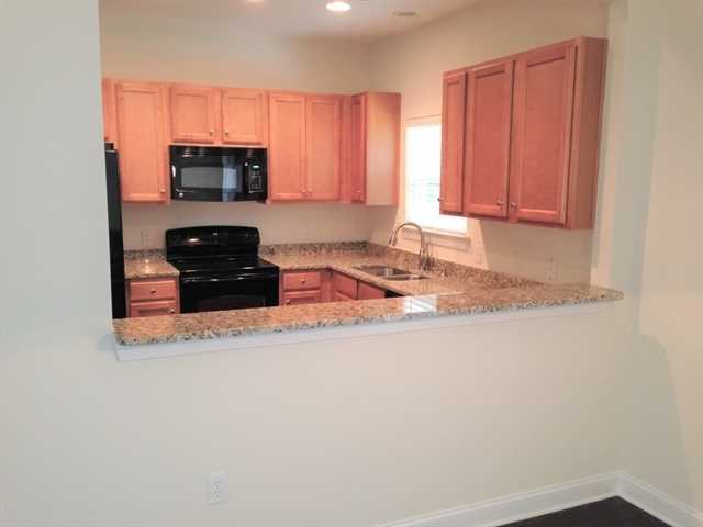 439 Sablewood Dr - Photo 3 of 20