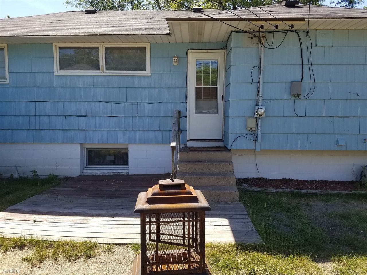 5231 7th St Ne - Photo 2 of 11