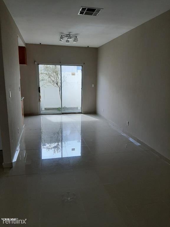 7337 Balboa Blvd #5 - Photo 2 of 10