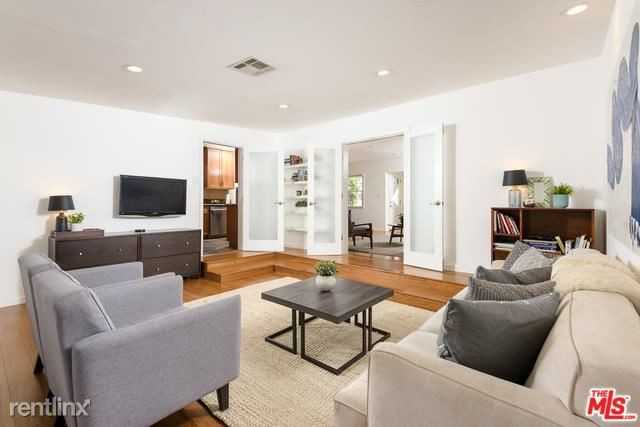 13451 Friar St - Photo 2 of 10