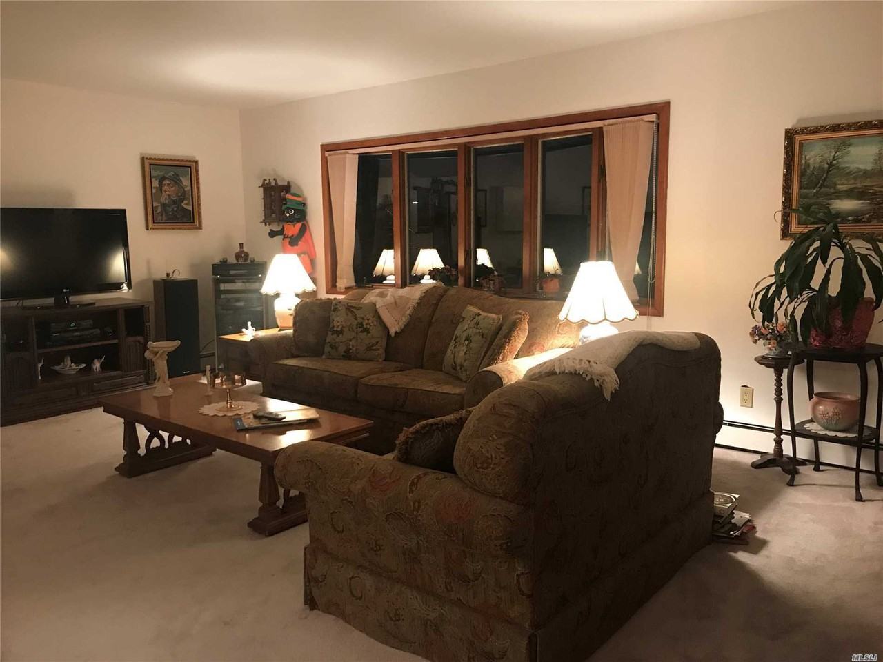 251 Pearl Street - Photo 2 of 13