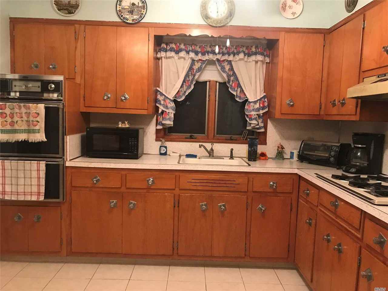 251 Pearl Street - Photo 3 of 13